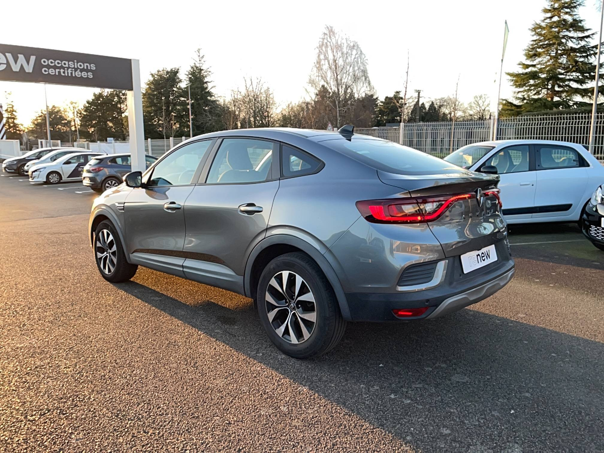 Vente en ligne Renault Arkana  E-Tech 145 au prix de 17 990 €