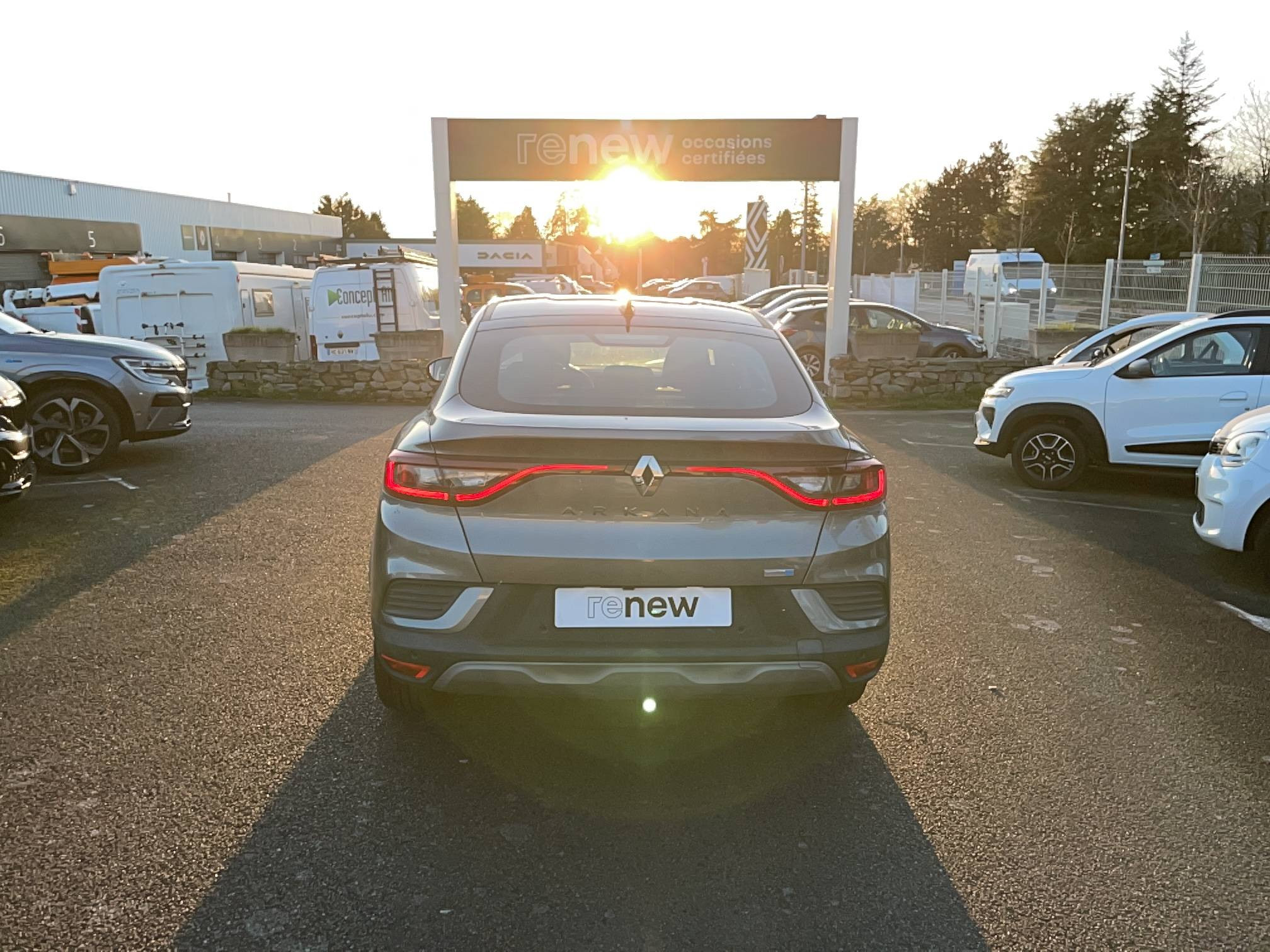 Vente en ligne Renault Arkana  E-Tech 145 au prix de 17 990 €