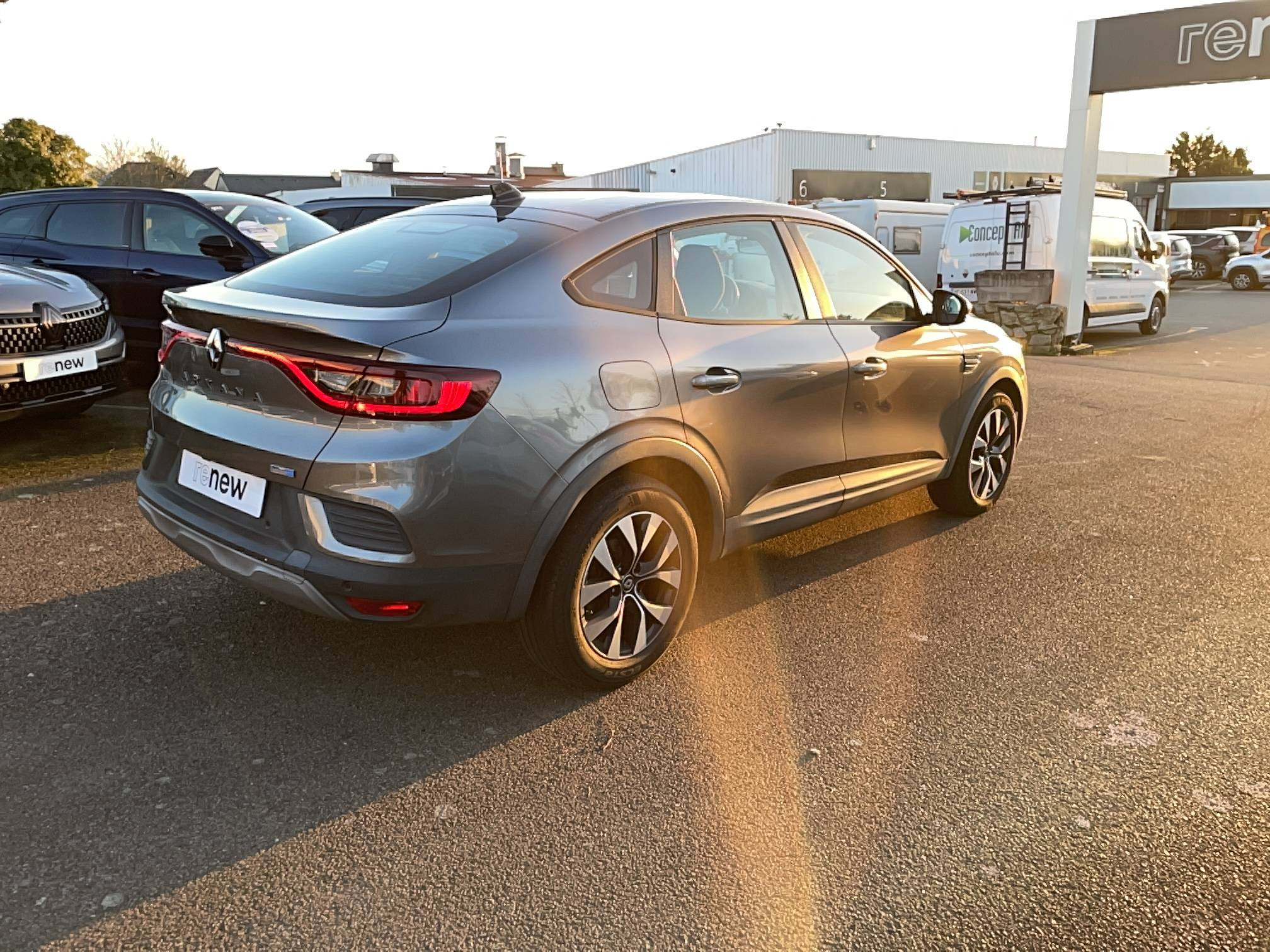 Vente en ligne Renault Arkana  E-Tech 145 au prix de 17 990 €