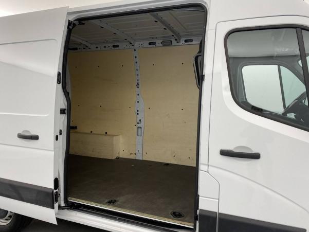 Vente en ligne Renault Master 3 Fourgon MASTER FGN TRAC F3500 L2H2 BLUE DCI 135 au prix de 28 990 €