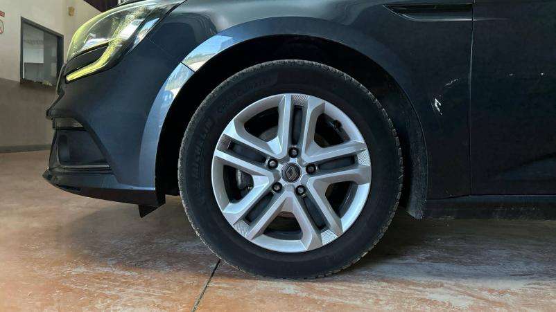 Vente en ligne Renault Megane 4 Mégane IV Berline Blue dCi 115 au prix de 15 990 €