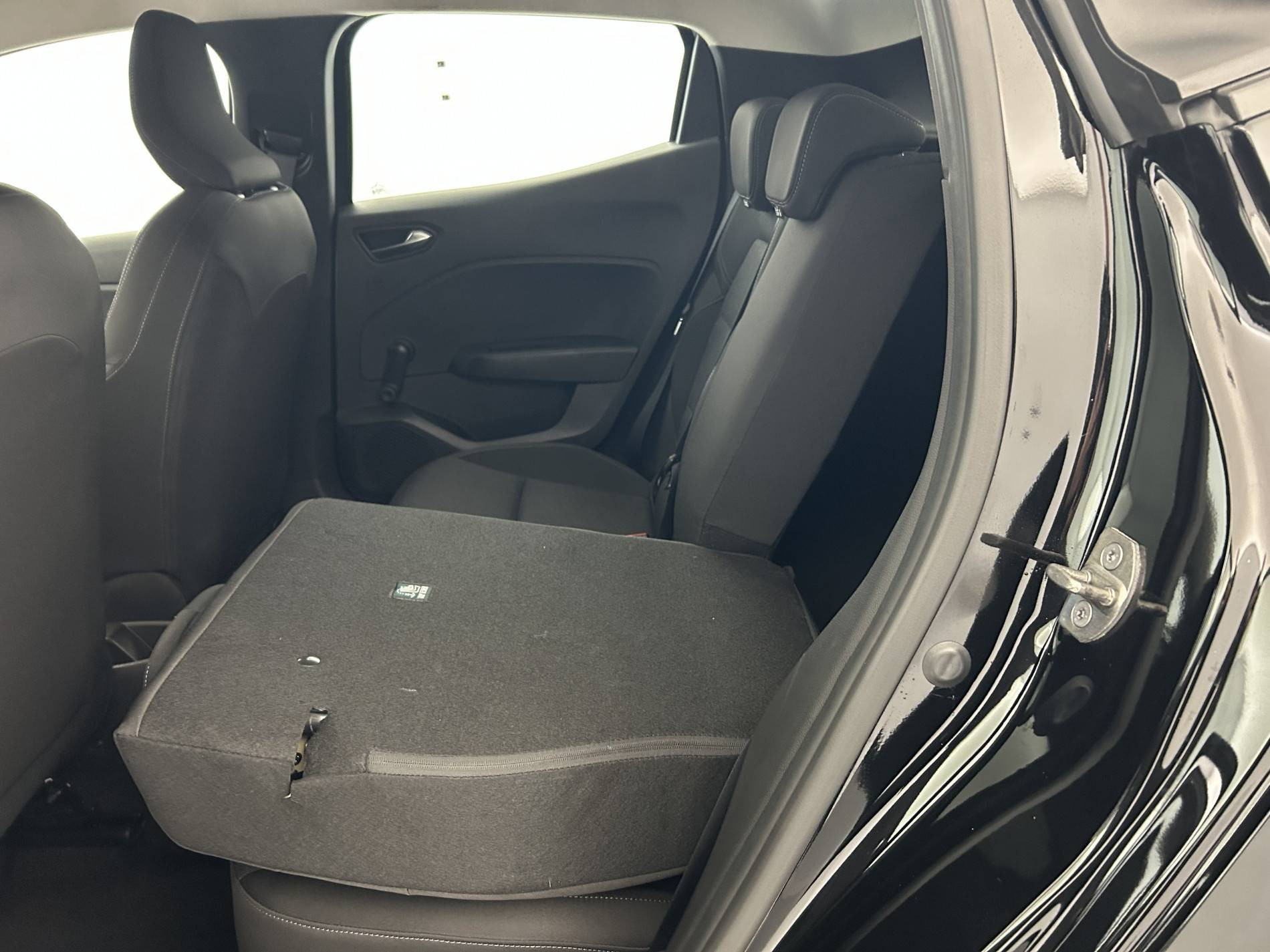 Vente en ligne Renault Clio 5 Clio TCe 90 au prix de 14 990 €