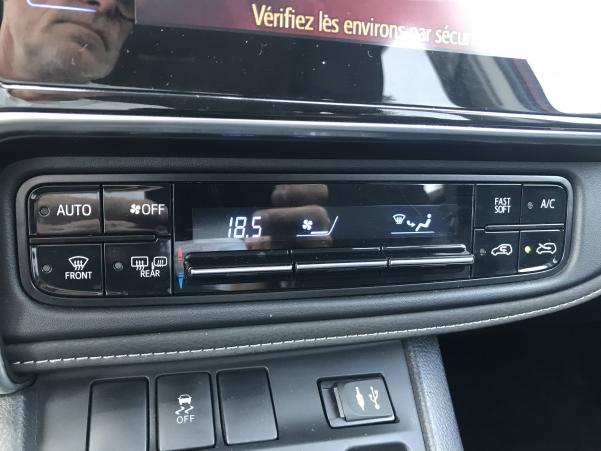 Vente en ligne Toyota Auris Auris Hybride 136h au prix de 15 990 €