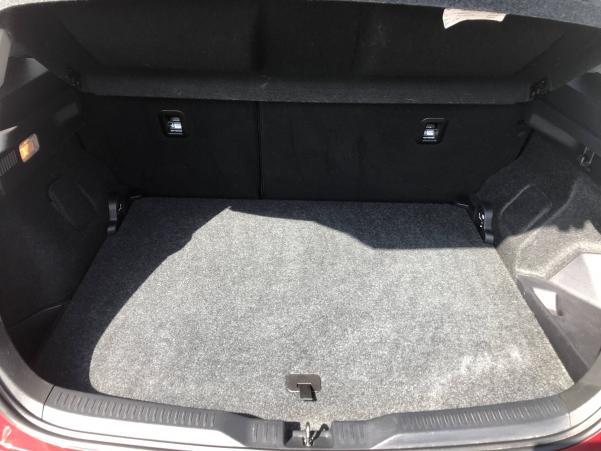 Vente en ligne Toyota Auris Auris Hybride 136h au prix de 15 990 €