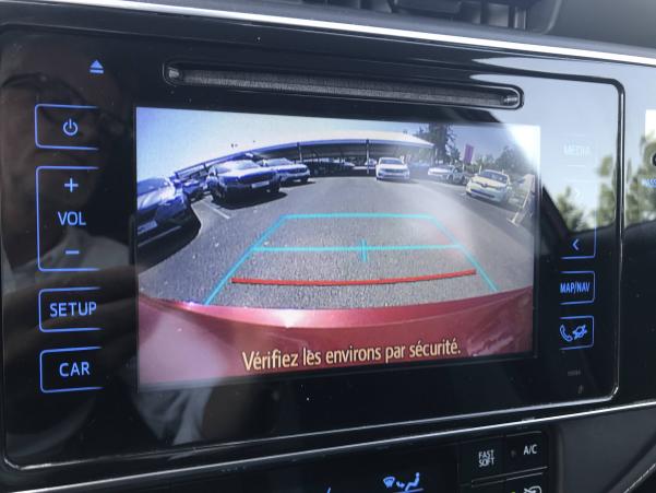 Vente en ligne Toyota Auris Auris Hybride 136h au prix de 15 990 €