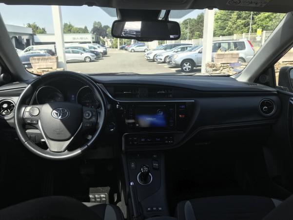 Vente en ligne Toyota Auris Auris Hybride 136h au prix de 15 990 €