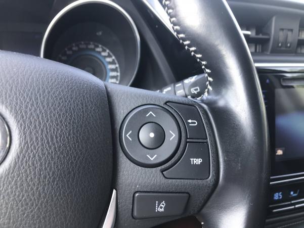 Vente en ligne Toyota Auris Auris Hybride 136h au prix de 15 990 €