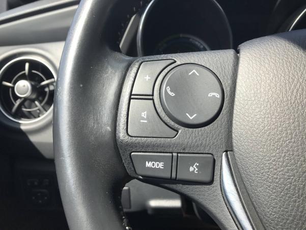 Vente en ligne Toyota Auris Auris Hybride 136h au prix de 15 990 €