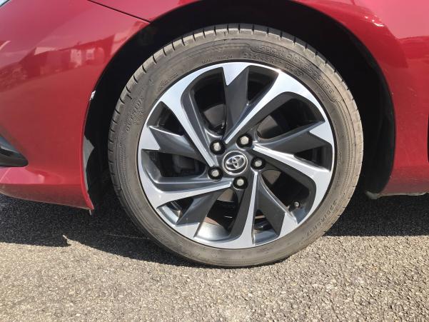 Vente en ligne Toyota Auris Auris Hybride 136h au prix de 15 990 €