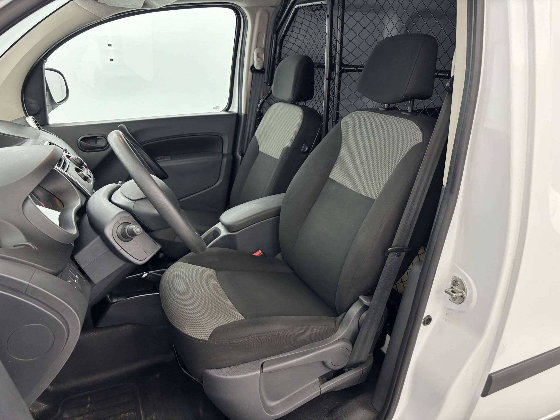 Vente en ligne Renault Kangoo Express  BLUE DCI 95 au prix de 9 990 €
