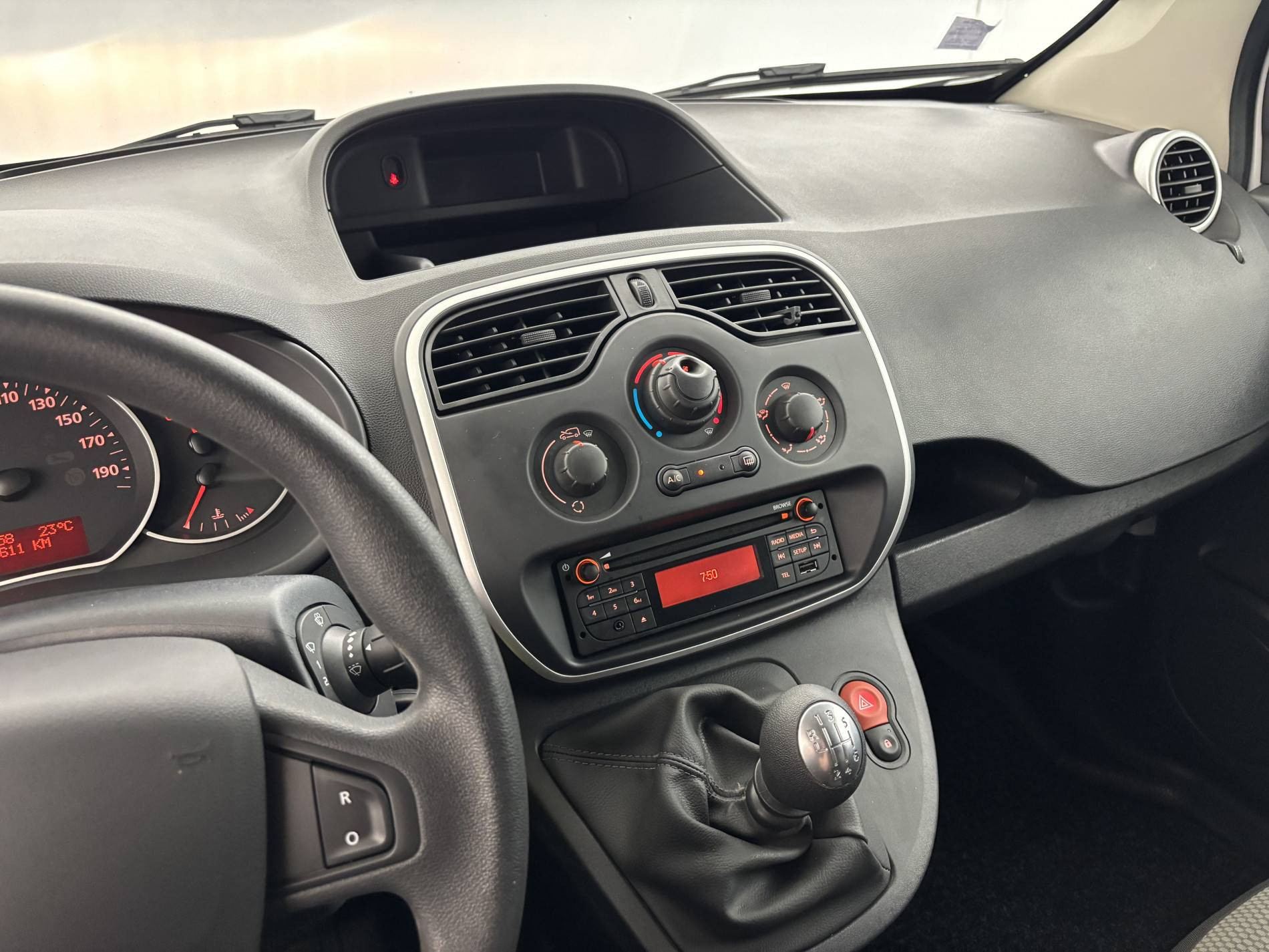 Vente en ligne Renault Kangoo Express  BLUE DCI 95 au prix de 9 990 €