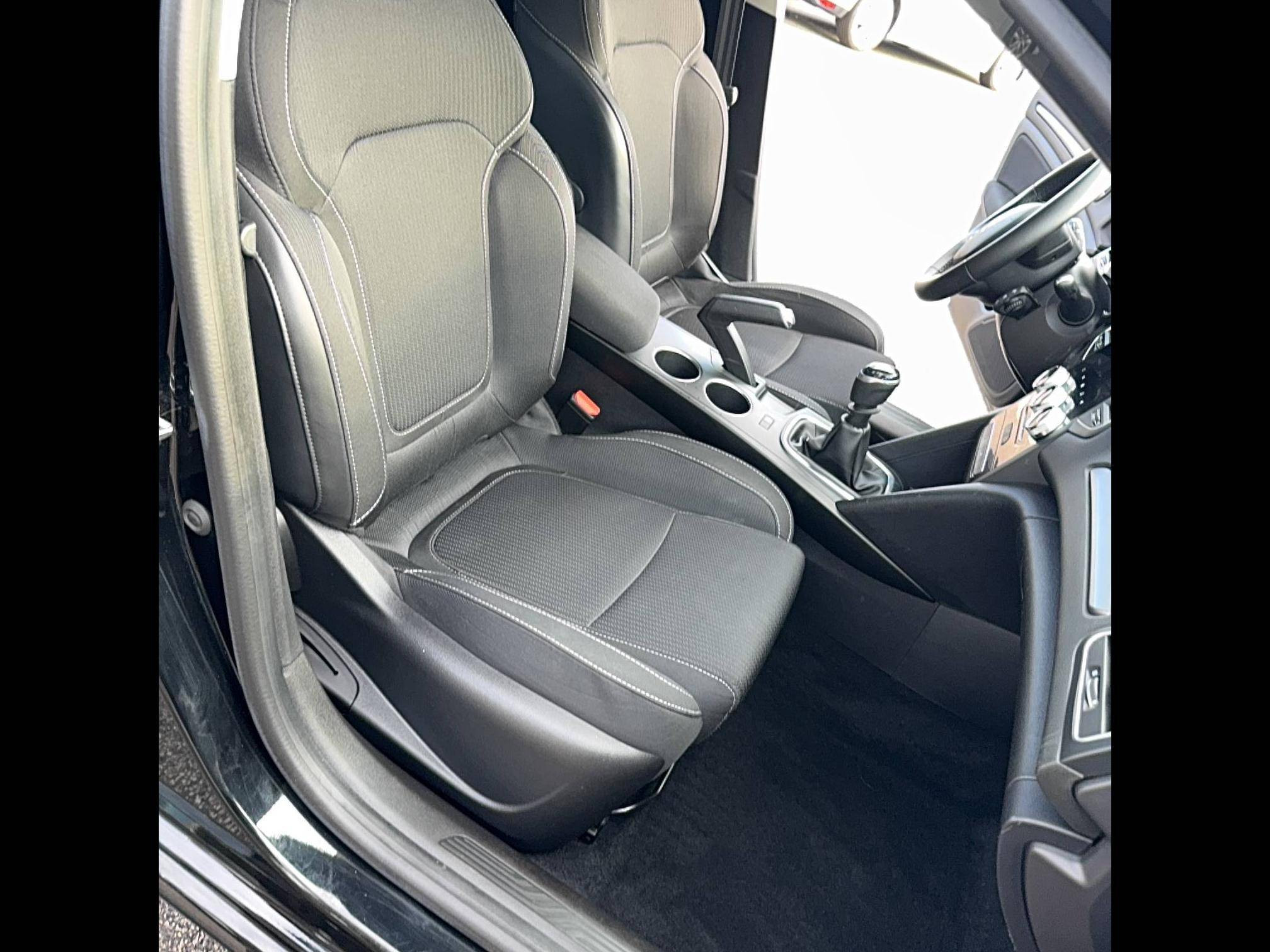 Vente en ligne Renault Megane 4 Estate Mégane IV Estate Blue dCi 115 - 21N au prix de 15 390 €