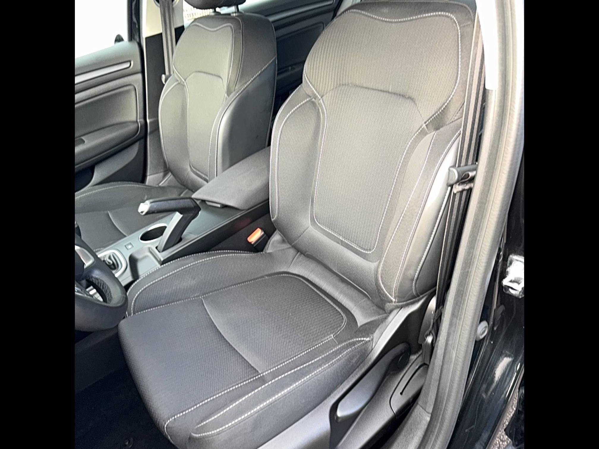 Vente en ligne Renault Megane 4 Estate Mégane IV Estate Blue dCi 115 - 21N au prix de 15 390 €