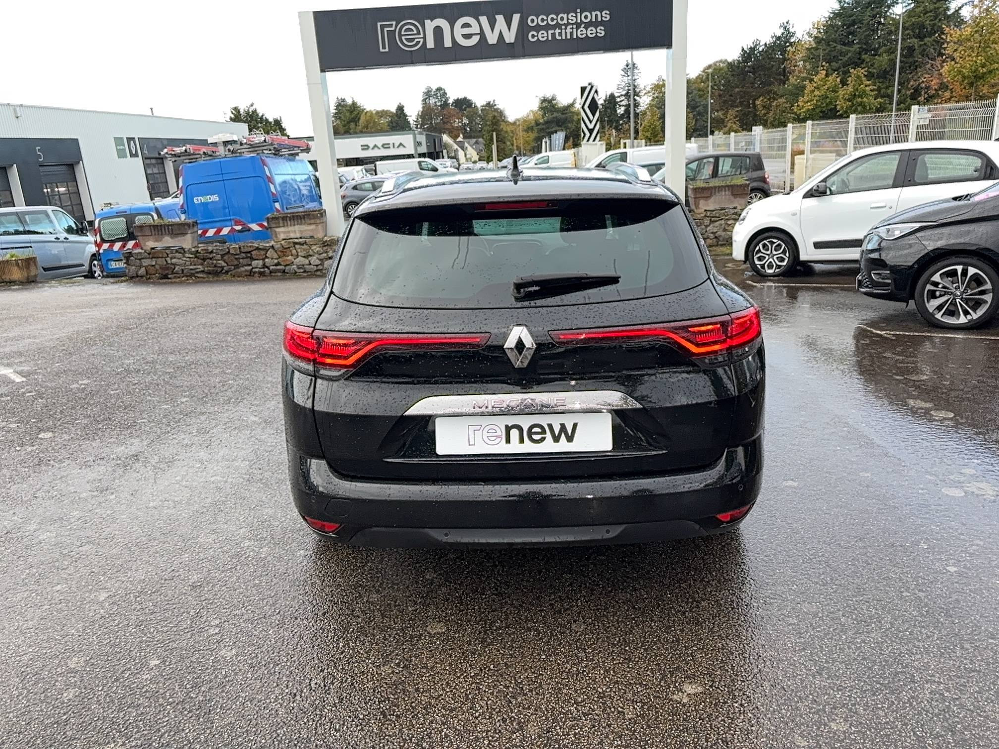 Vente en ligne Renault Megane 4 Estate  TCe 140 EDC au prix de 17 990 €