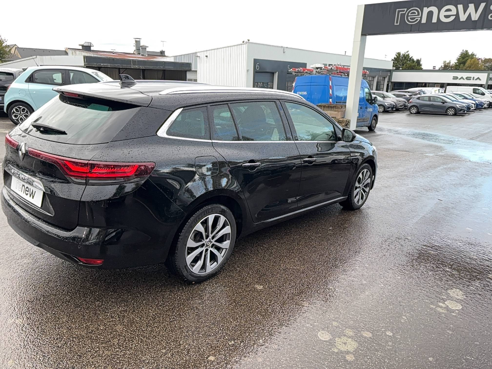 Vente en ligne Renault Megane 4 Estate  TCe 140 EDC au prix de 17 990 €