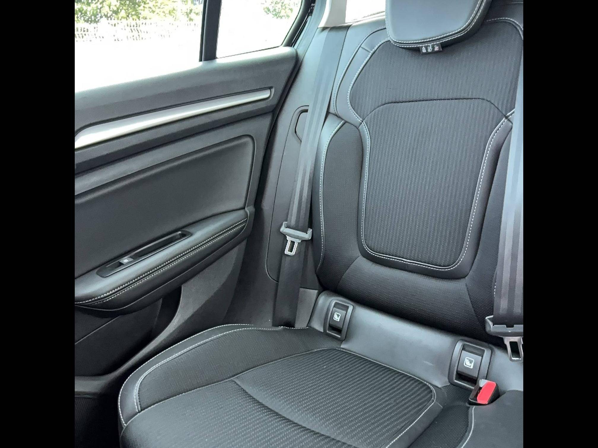 Vente en ligne Renault Megane 4 Estate  TCe 140 EDC au prix de 17 990 €