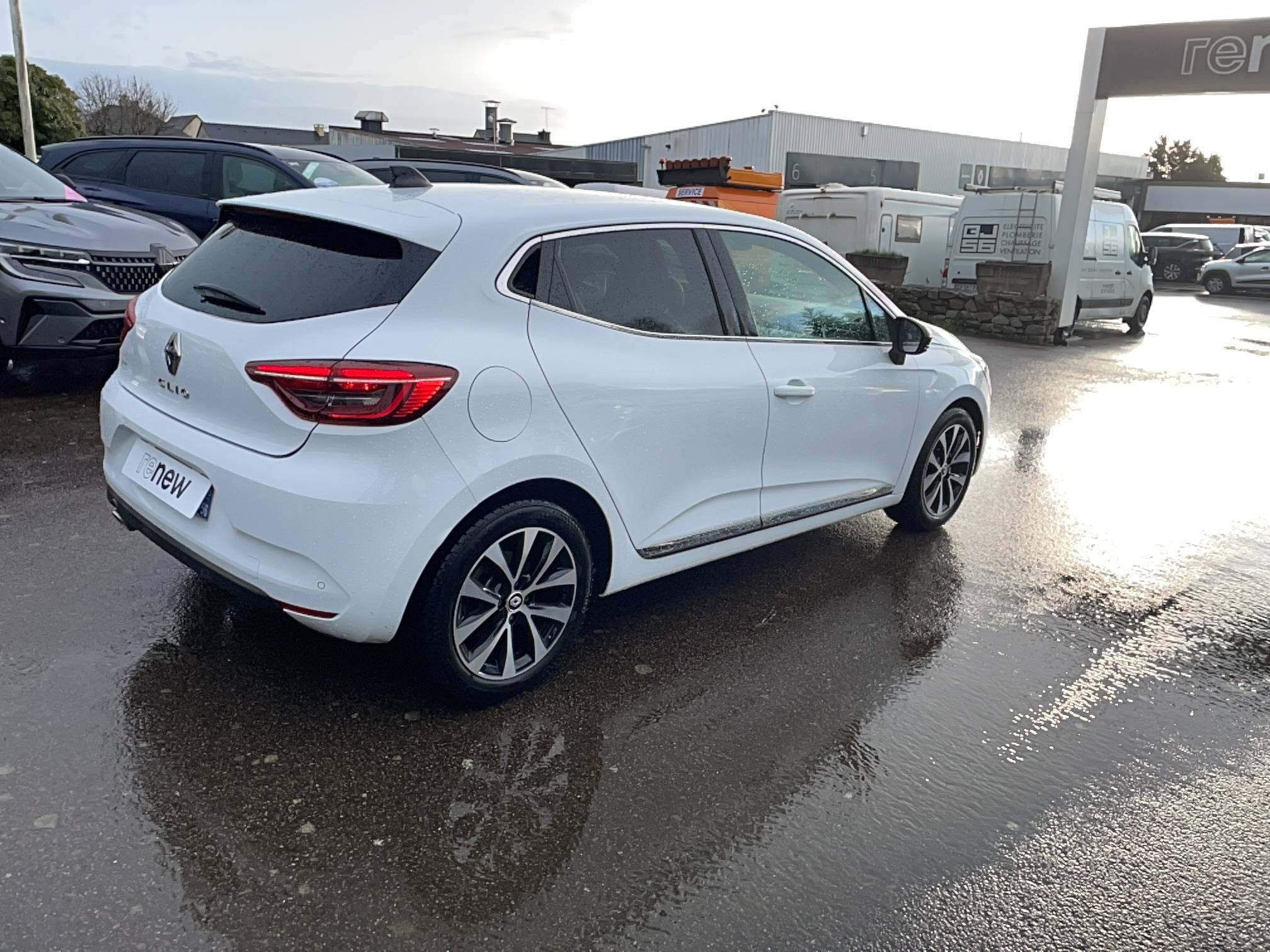 Vente en ligne Renault Clio 5 Clio TCe 90 au prix de 13 990 €