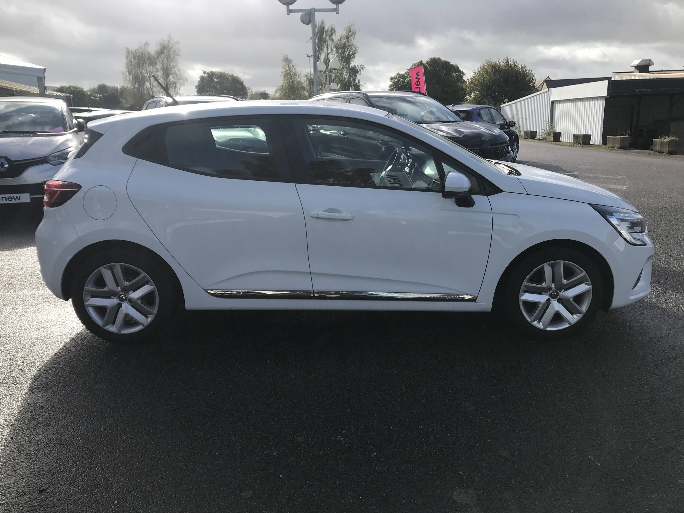 Vente en ligne Renault Clio 5 Clio Blue dCi 85 au prix de 13 790 €