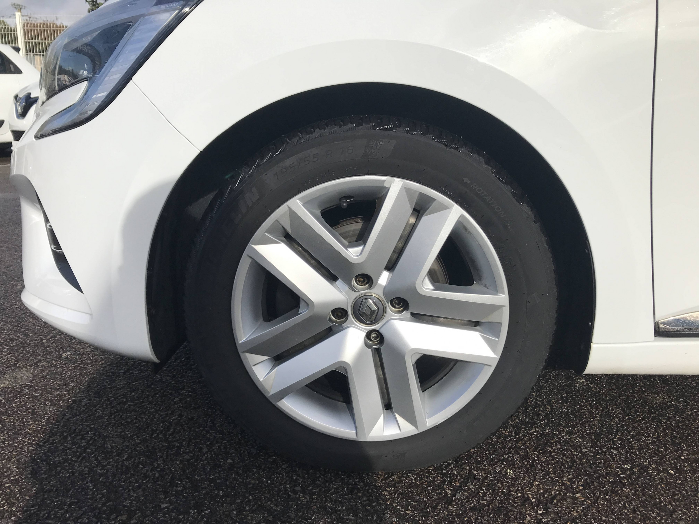 Vente en ligne Renault Clio 5 Clio Blue dCi 85 au prix de 13 790 €