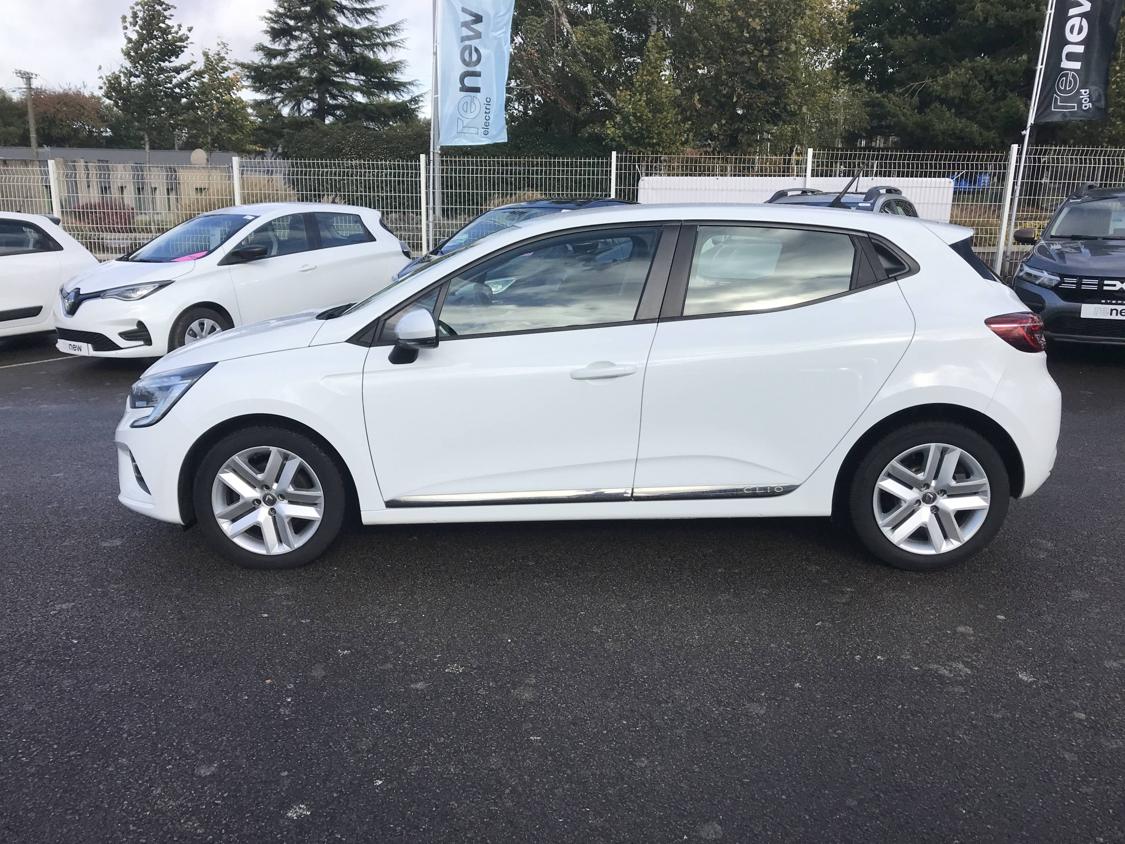 Vente en ligne Renault Clio 5 Clio Blue dCi 85 au prix de 13 790 €