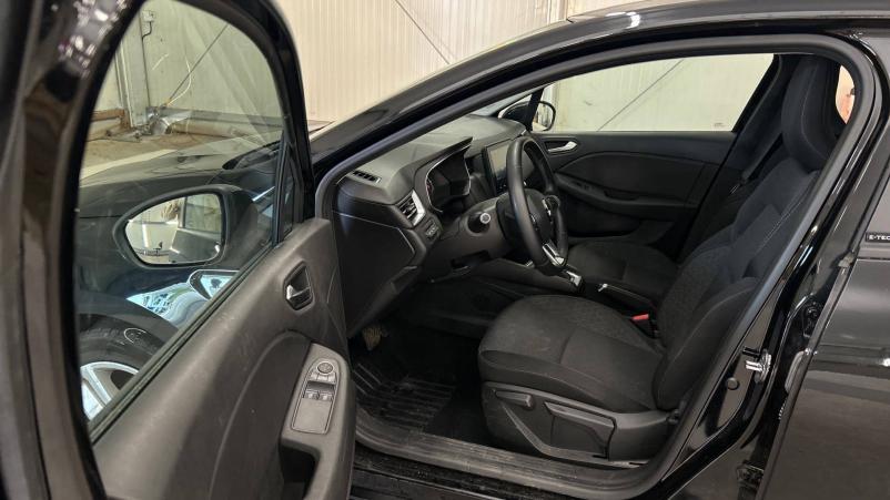 Vente en ligne Renault Clio 5 Clio E-Tech 140 au prix de 15 490 €