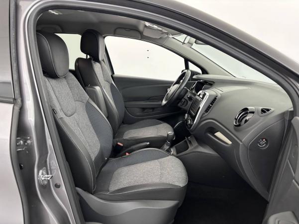 Vente en ligne Renault Captur  dCi 90 EDC au prix de 15 990 €