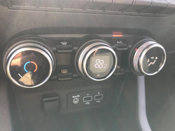 Vente en ligne Renault Clio 5 Clio E-Tech 140 - 21N au prix de 14 490 €