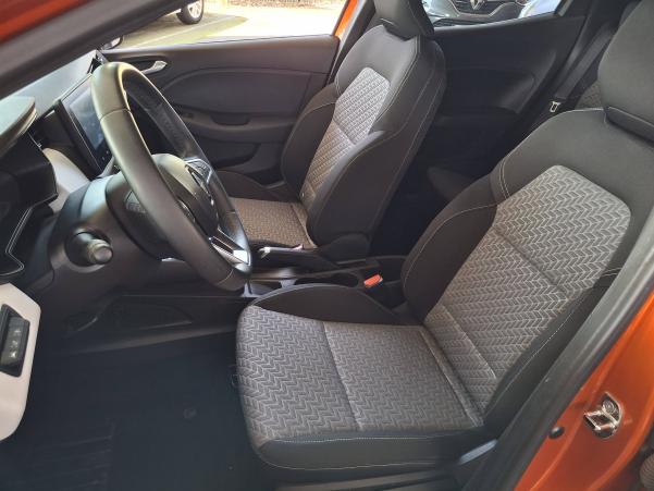 Vente en ligne Renault Clio 5 Clio E-Tech 140 - 21N au prix de 16 990 €