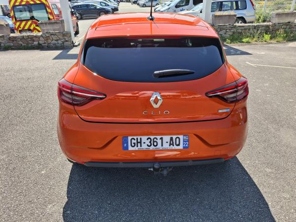 Vente en ligne Renault Clio 5 Clio E-Tech 140 - 21N au prix de 16 990 €
