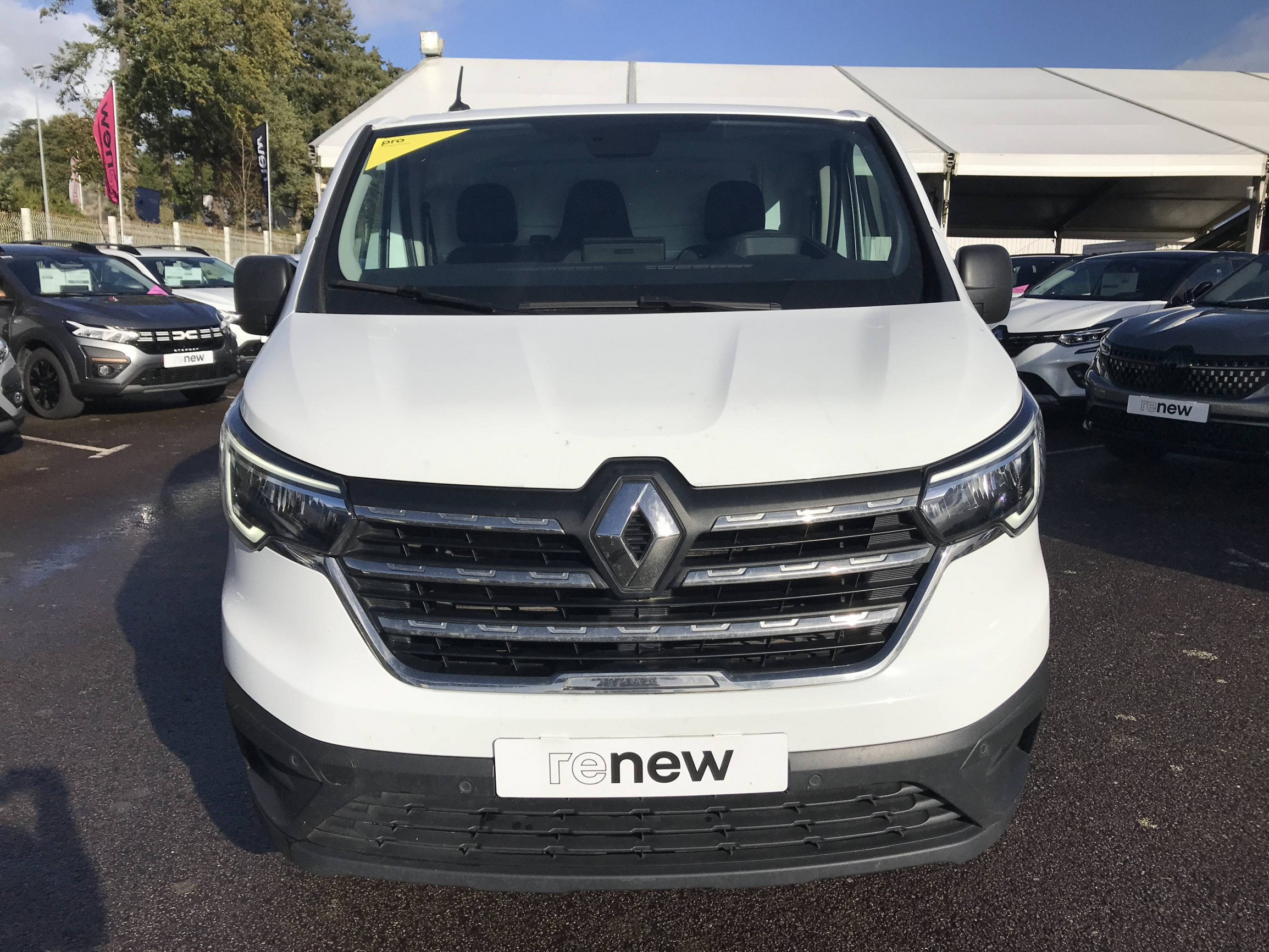 Vente en ligne Renault Trafic 3 Fourgon TRAFIC FGN L1H1 3000 KG BLUE DCI 130 au prix de 22 490 €