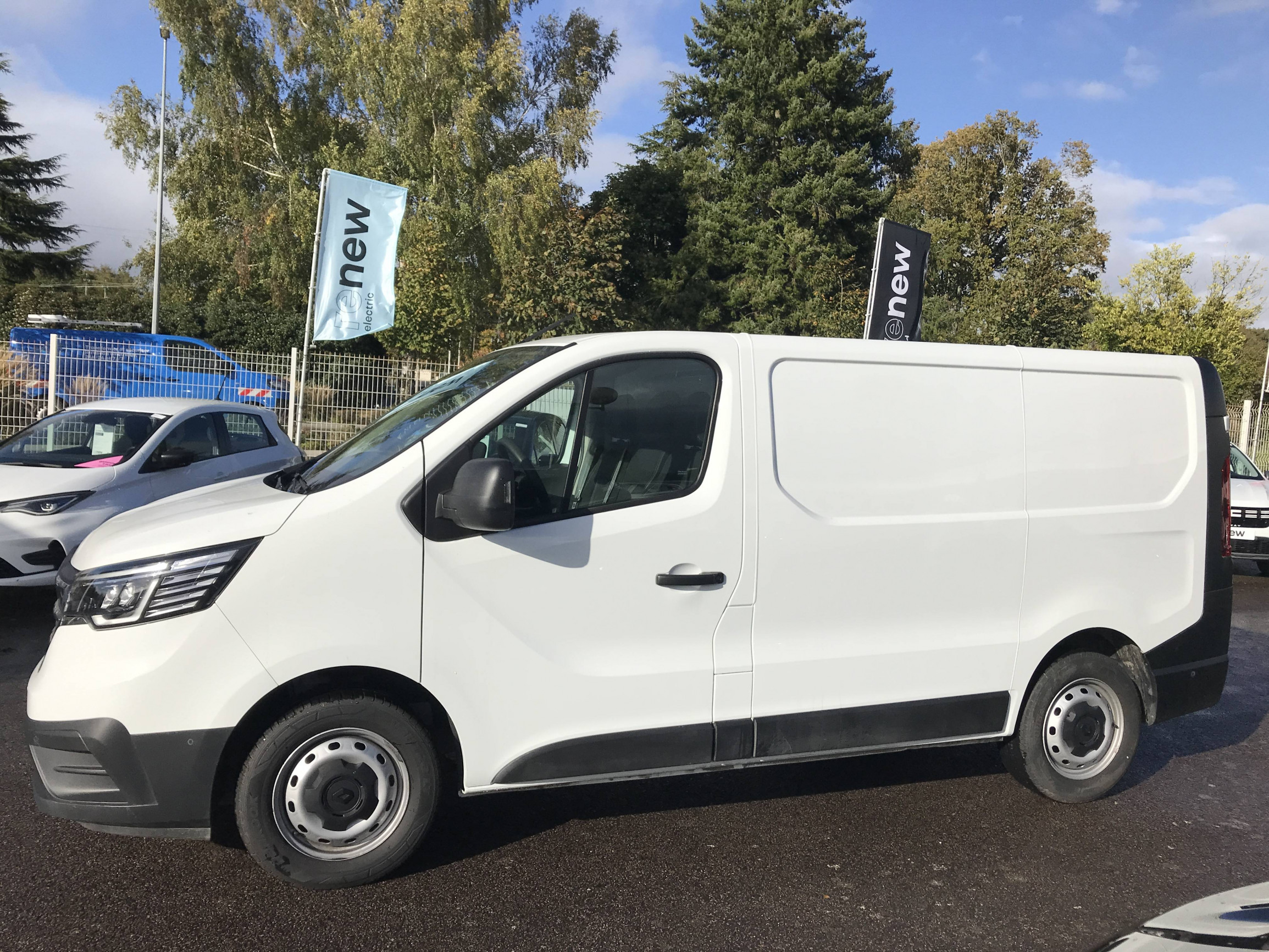 Vente en ligne Renault Trafic 3 Fourgon TRAFIC FGN L1H1 3000 KG BLUE DCI 130 au prix de 22 490 €