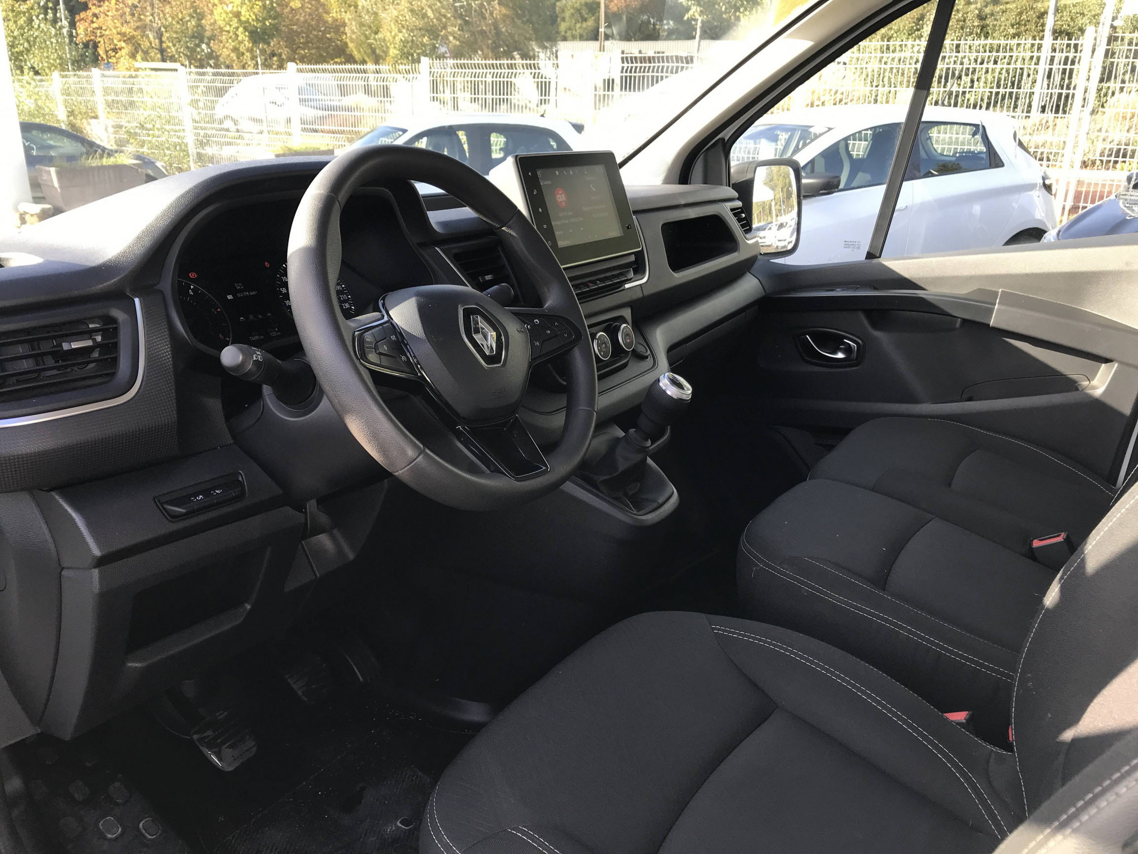 Vente en ligne Renault Trafic 3 Fourgon TRAFIC FGN L1H1 3000 KG BLUE DCI 130 au prix de 22 490 €