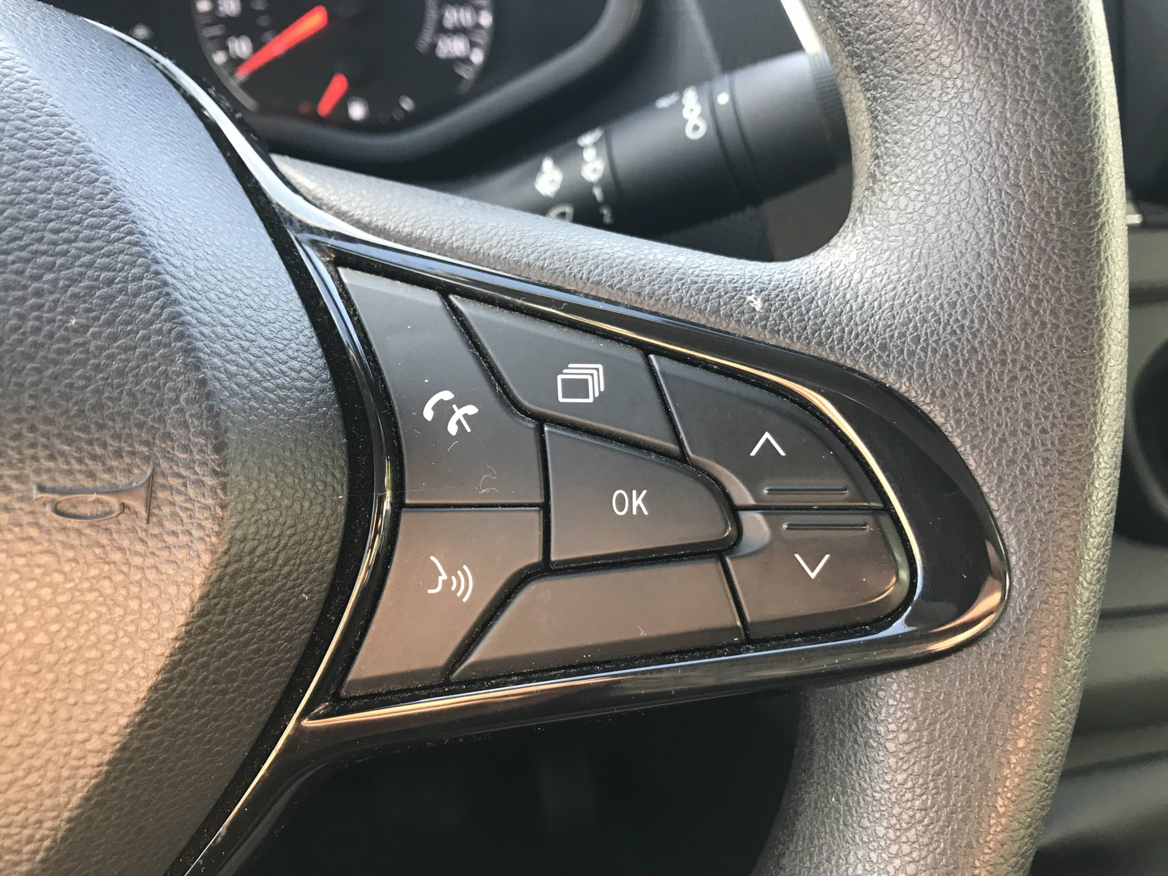 Vente en ligne Renault Trafic 3 Fourgon TRAFIC FGN L1H1 3000 KG BLUE DCI 130 au prix de 22 490 €