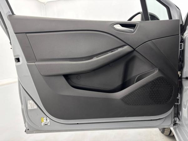Vente en ligne Renault Clio 5 Clio dCi 100 au prix de 16 590 €