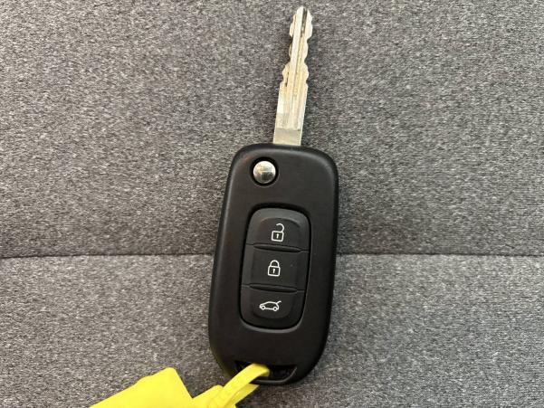 Vente en ligne Renault Clio 5 Clio dCi 100 au prix de 16 590 €