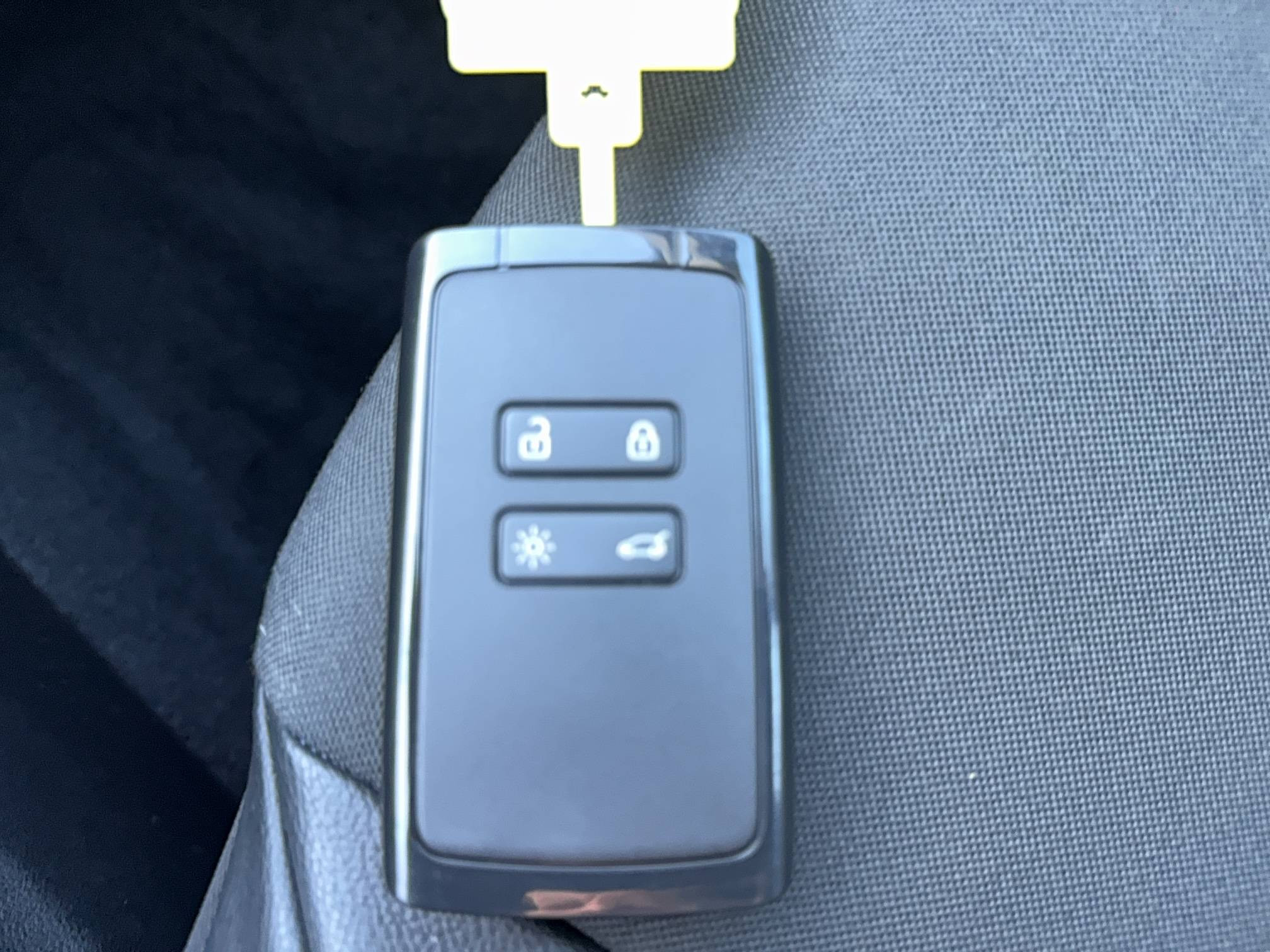 Vente en ligne Renault Megane 4 Mégane IV Berline Blue dCi 115 au prix de 16 490 €