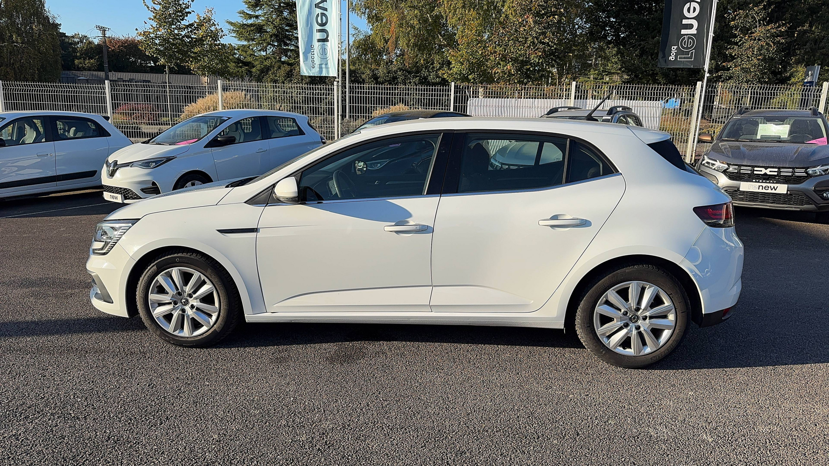 Vente en ligne Renault Megane 4 Mégane IV Berline Blue dCi 115 au prix de 16 490 €