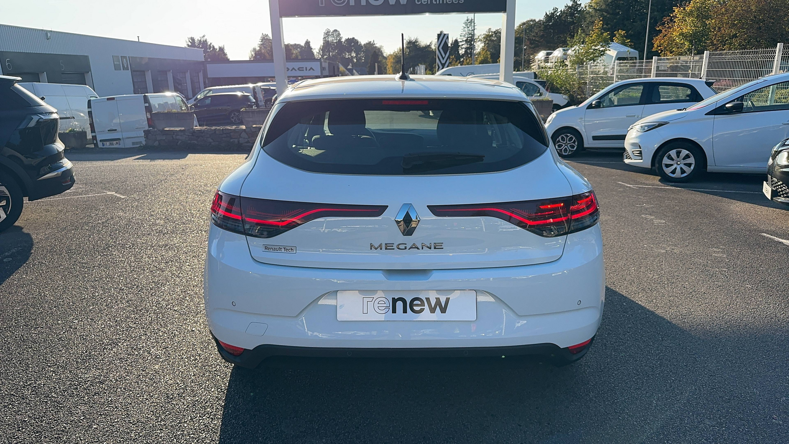 Vente en ligne Renault Megane 4 Mégane IV Berline Blue dCi 115 au prix de 16 490 €