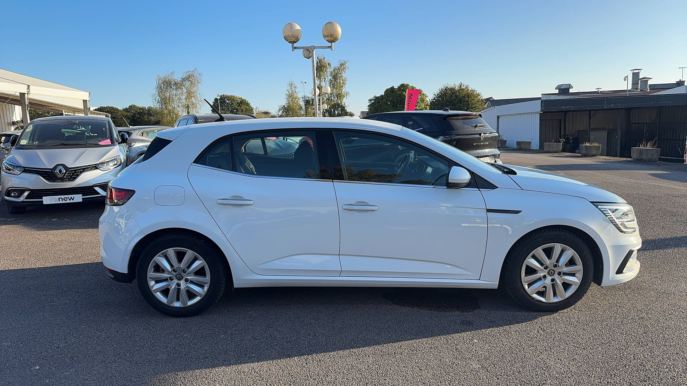 Vente en ligne Renault Megane 4 Mégane IV Berline Blue dCi 115 au prix de 16 490 €
