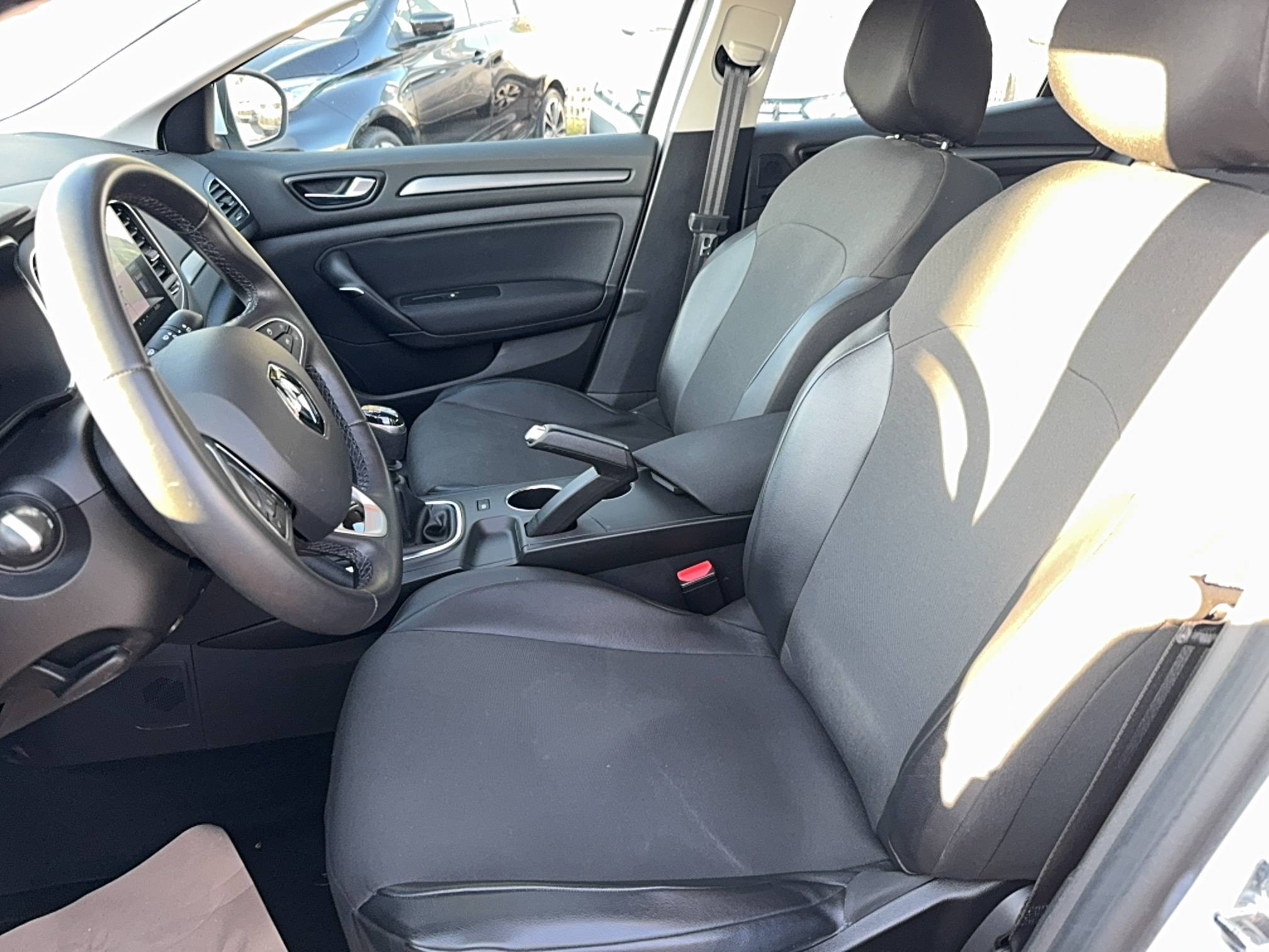 Vente en ligne Renault Megane 4 Mégane IV Berline Blue dCi 115 au prix de 16 490 €