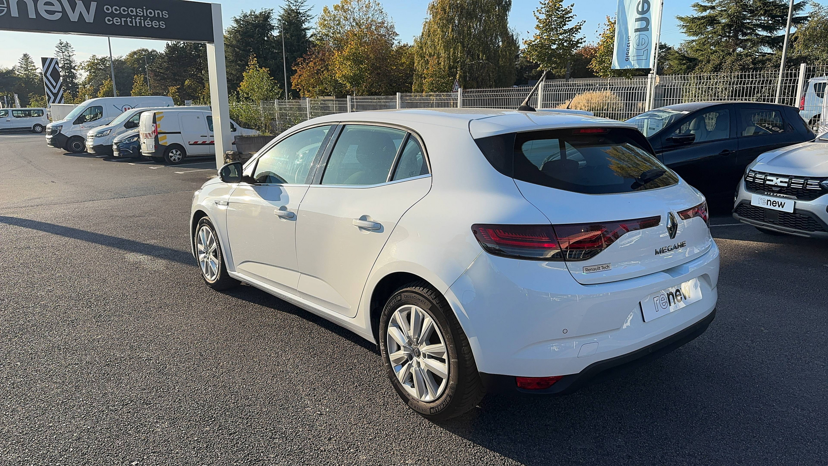 Vente en ligne Renault Megane 4 Mégane IV Berline Blue dCi 115 au prix de 16 490 €