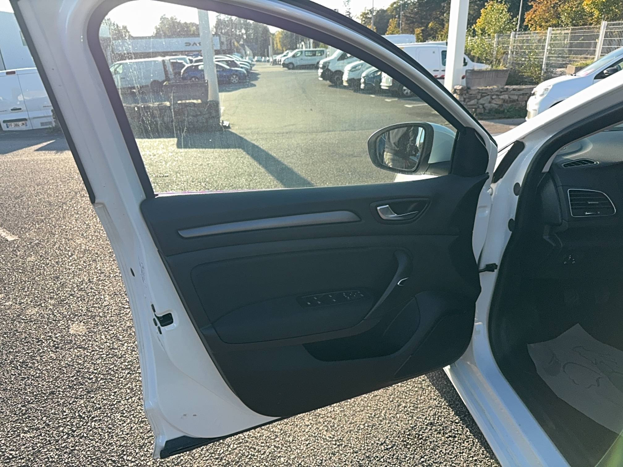 Vente en ligne Renault Megane 4 Mégane IV Berline Blue dCi 115 au prix de 16 490 €