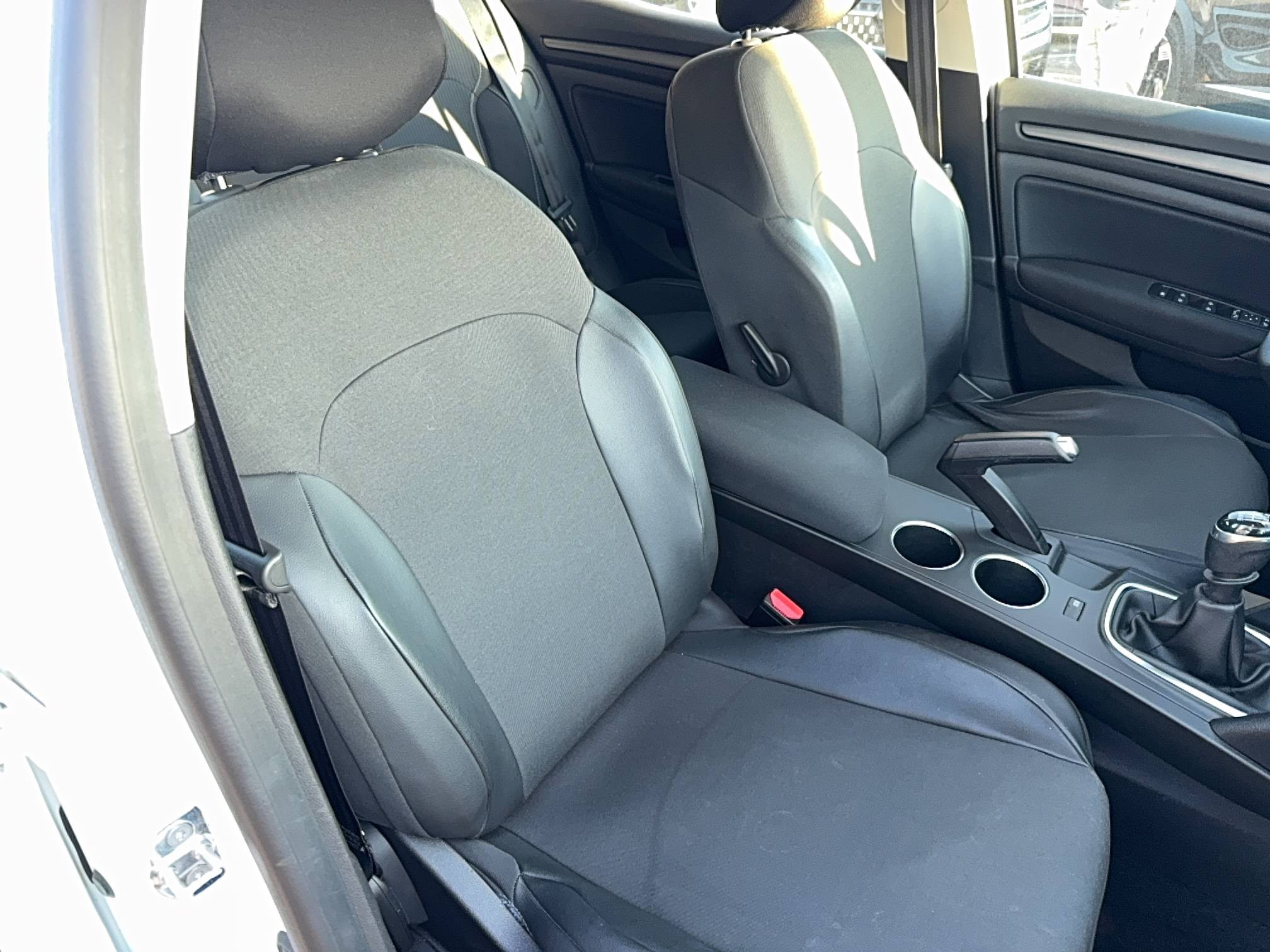 Vente en ligne Renault Megane 4 Mégane IV Berline Blue dCi 115 au prix de 16 490 €