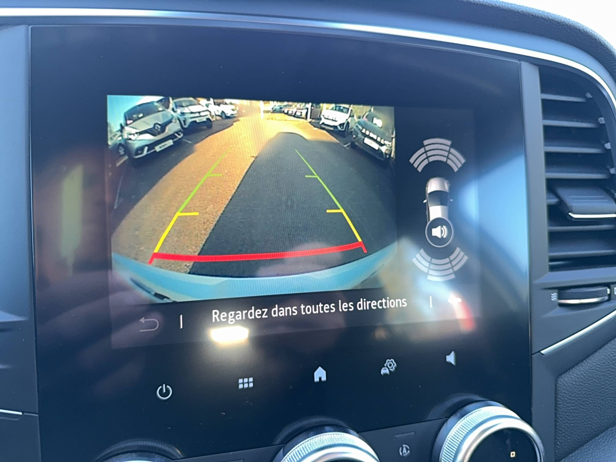 Vente en ligne Renault Megane 4 Mégane IV Berline Blue dCi 115 au prix de 16 490 €