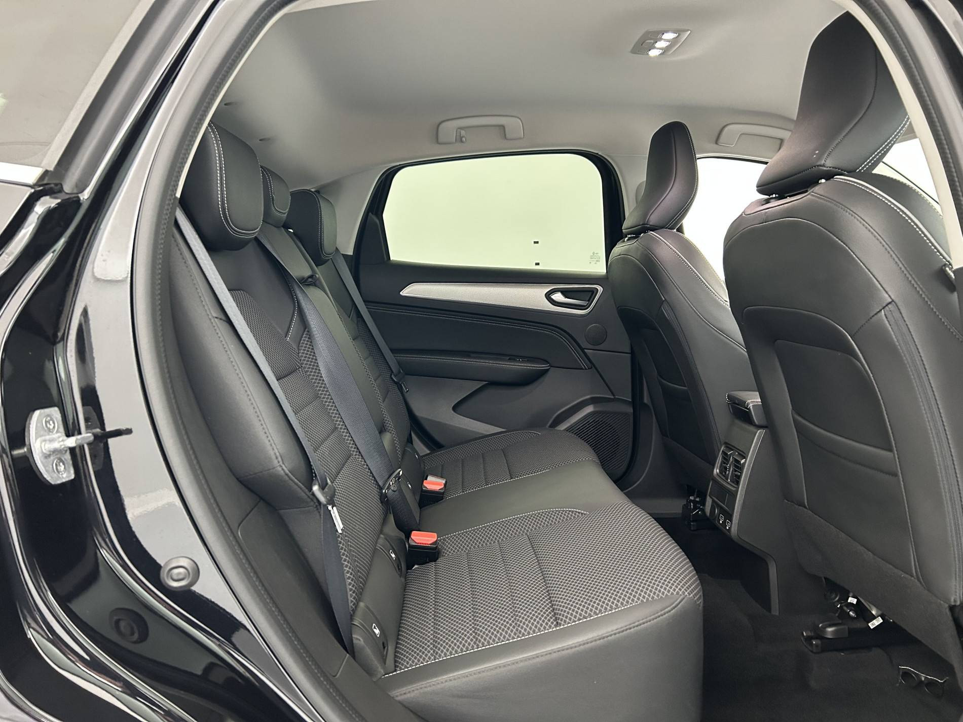 Vente en ligne Renault Arkana  E-Tech 145 - 21B au prix de 18 990 €