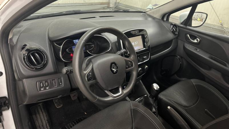 Vente en ligne Renault Clio 4 CLIO SOCIETE DCI 90 ENERGY E6C au prix de 9 990 €