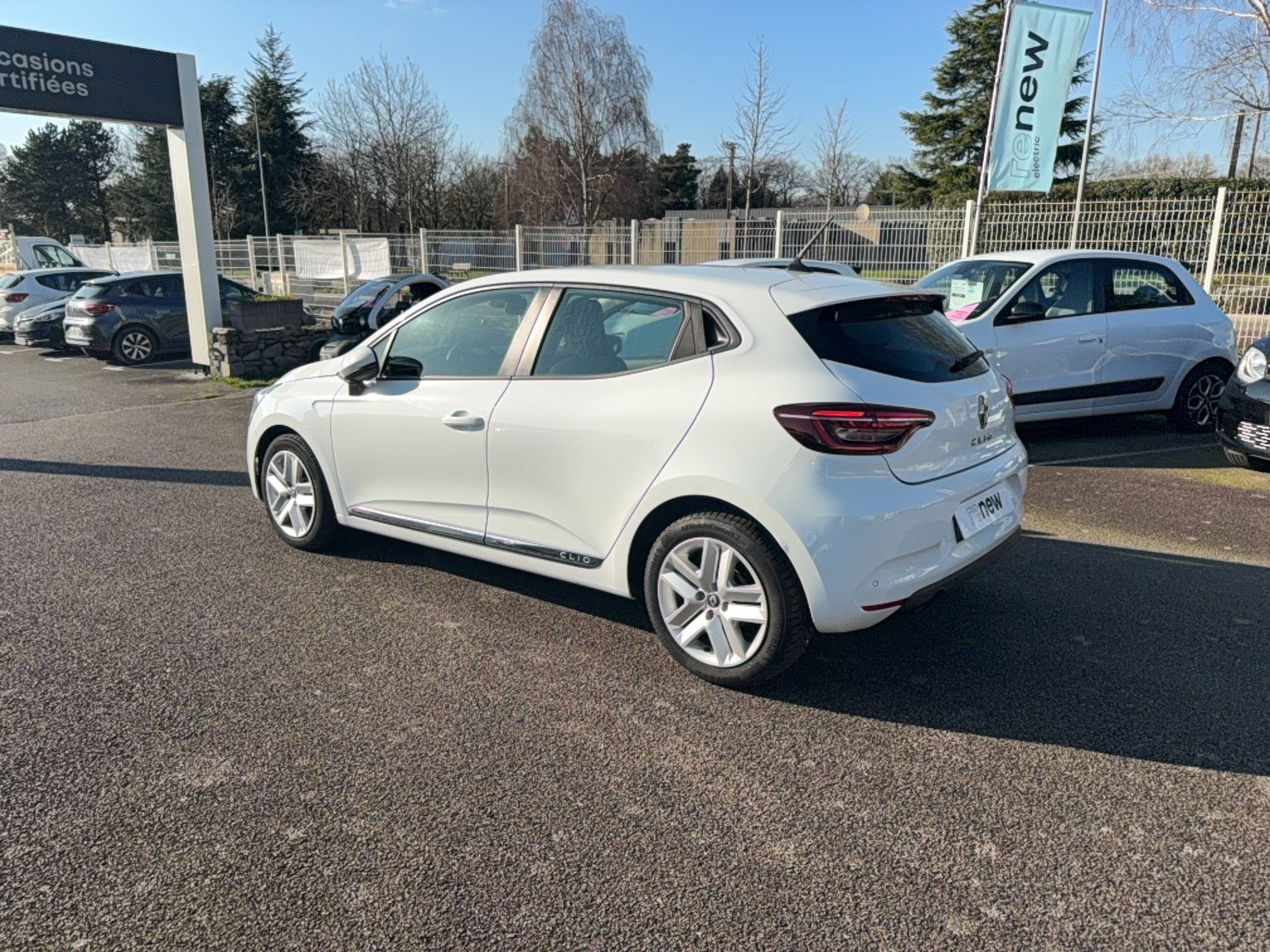 Vente en ligne Renault Clio 5 Clio Blue dCi 115 au prix de 13 990 €