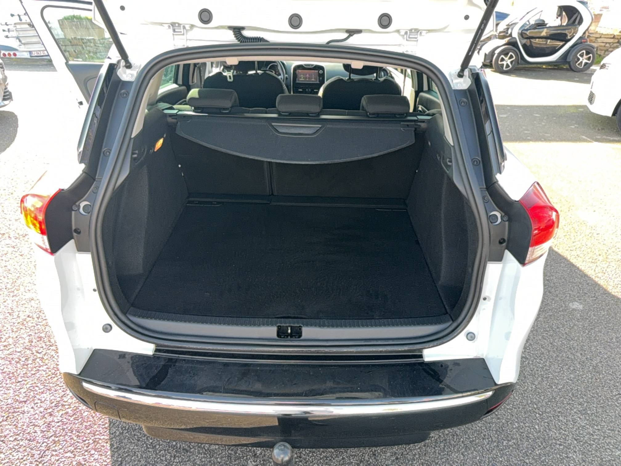 Vente en ligne Renault Clio 4 Estate Clio Estate IV TCe 90 au prix de 9 790 €