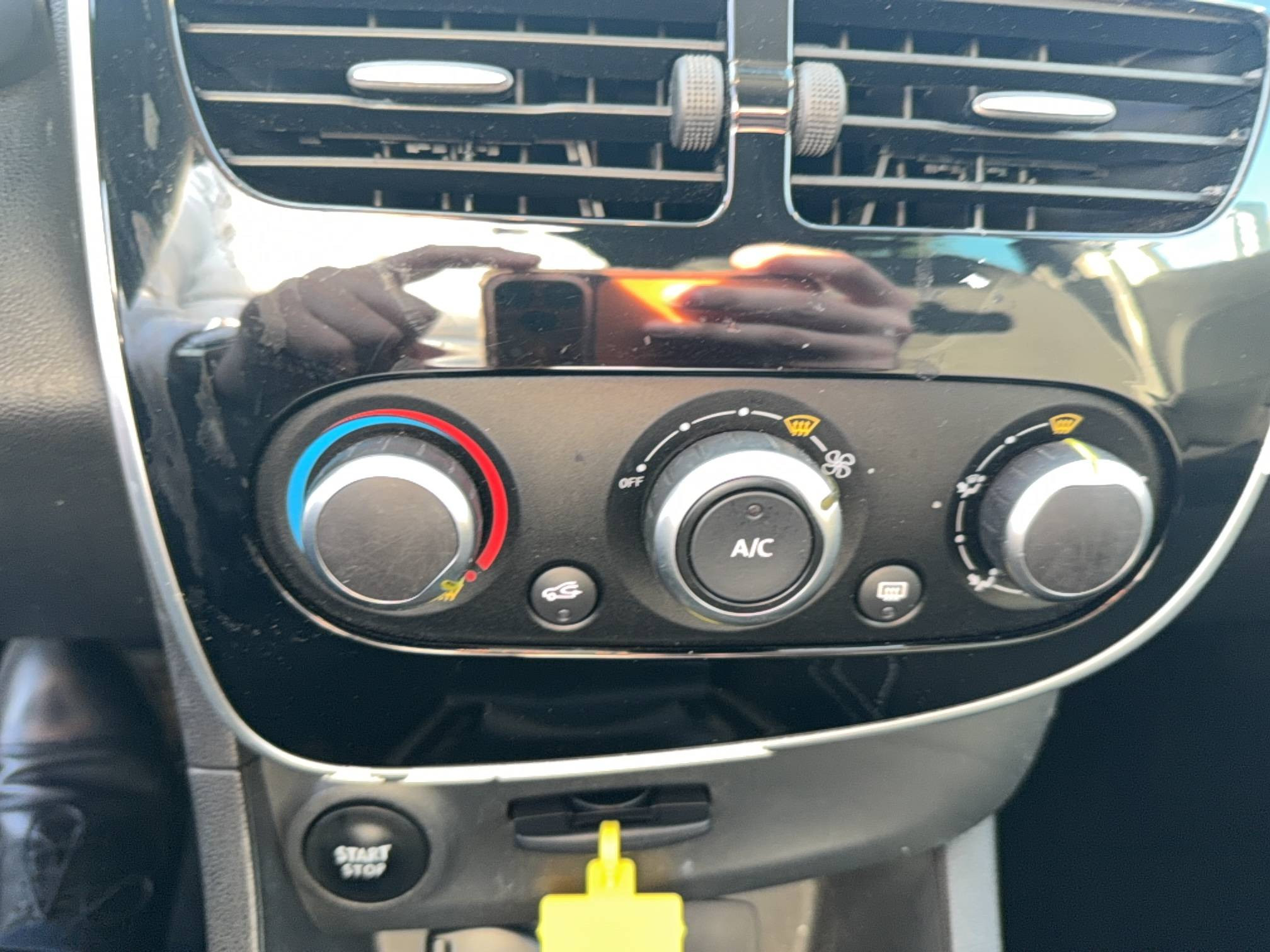 Vente en ligne Renault Clio 4 Estate Clio Estate IV TCe 90 au prix de 9 790 €