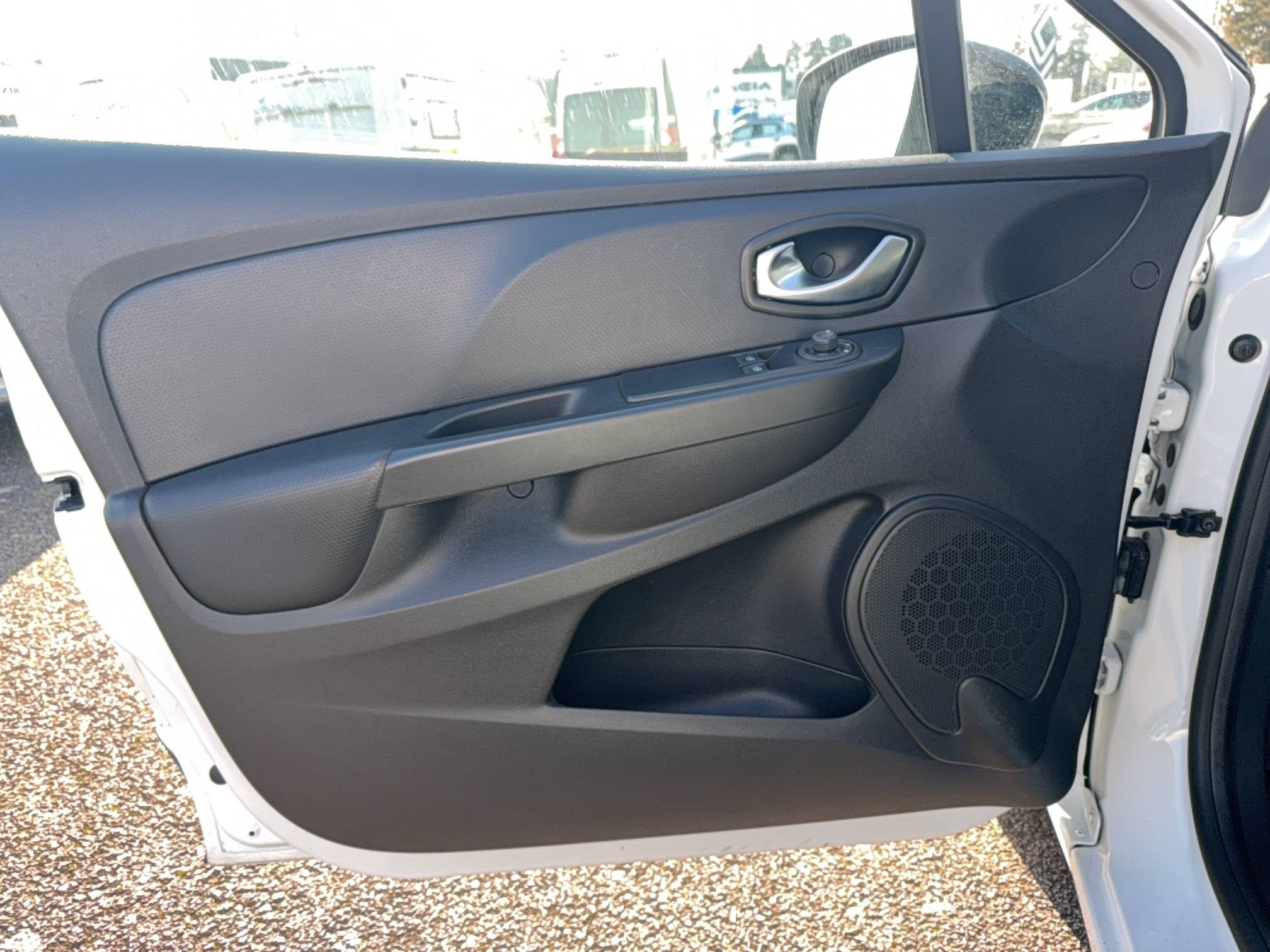 Vente en ligne Renault Clio 4 Estate Clio Estate IV TCe 90 au prix de 9 790 €